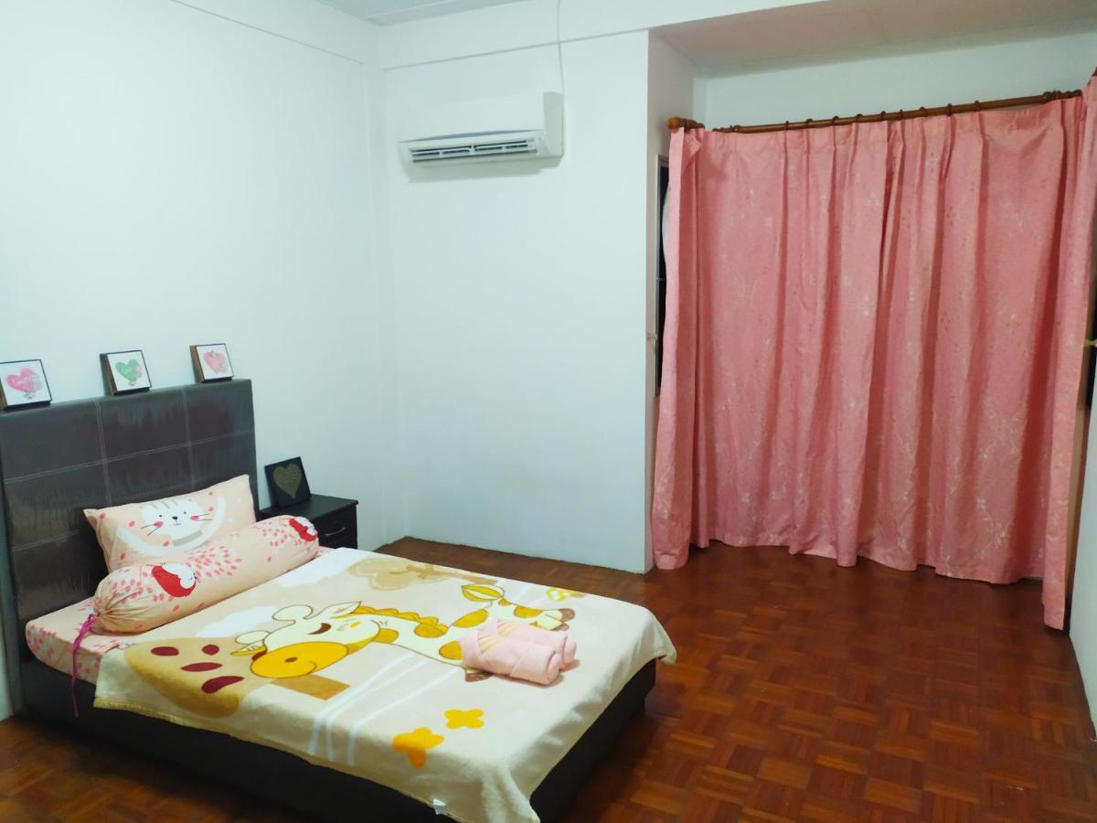 Victoria Homestay Sibu - Next To Shopping Complex & Large Car Park Area With Autogate Bagian luar foto