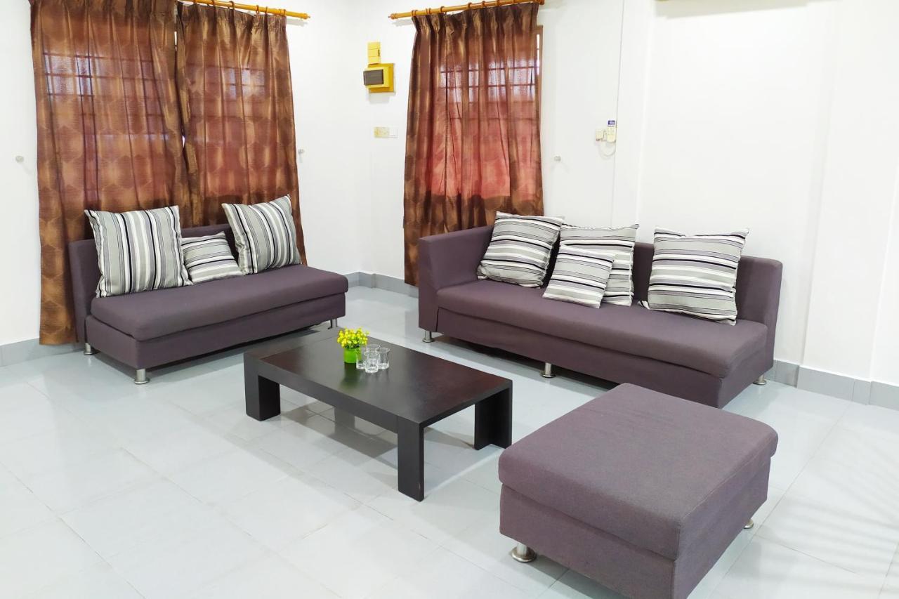 Victoria Homestay Sibu - Next To Shopping Complex & Large Car Park Area With Autogate Bagian luar foto